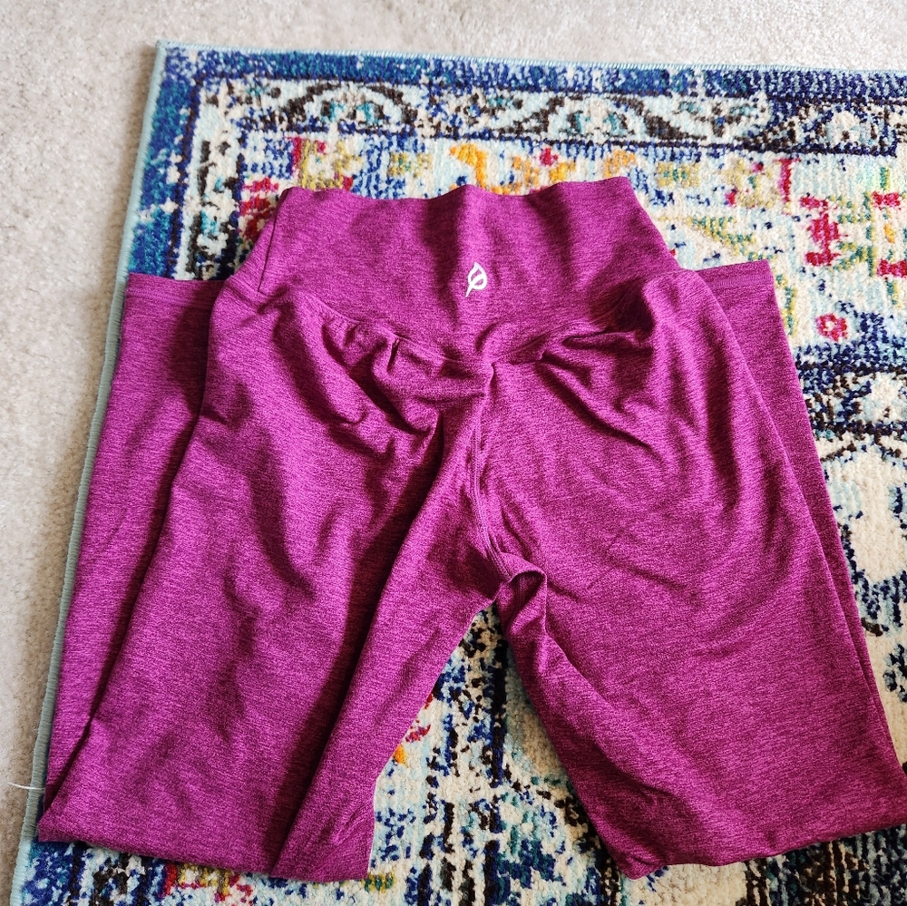 Ptula The Bare Legging 23” - Berry - Size M